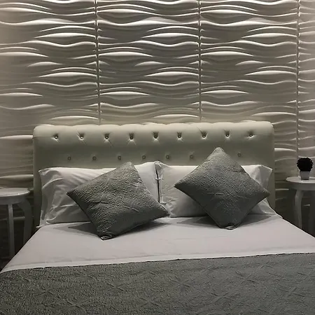 Loft アパート シルミオーネ